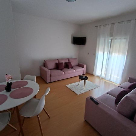 Apartman Lea Sukosan Bagian luar foto