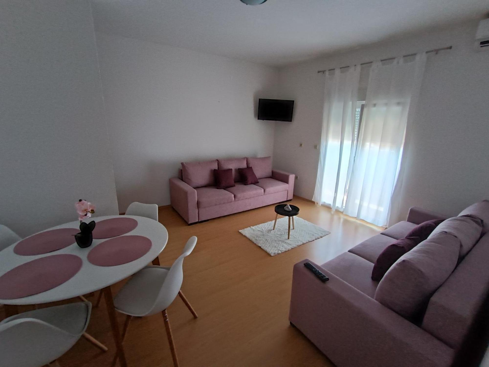 Apartman Lea Sukosan Bagian luar foto