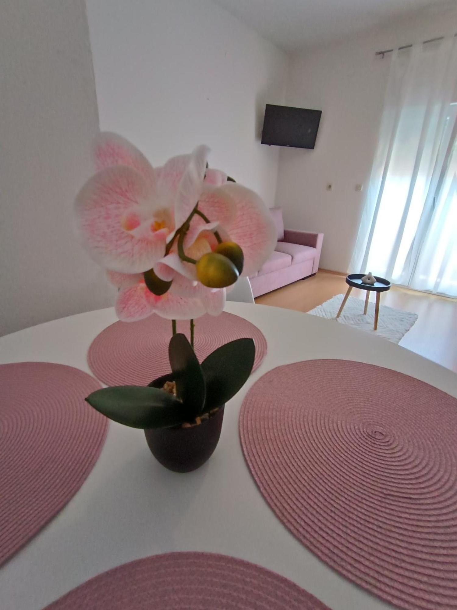 Apartman Lea Sukosan Bagian luar foto